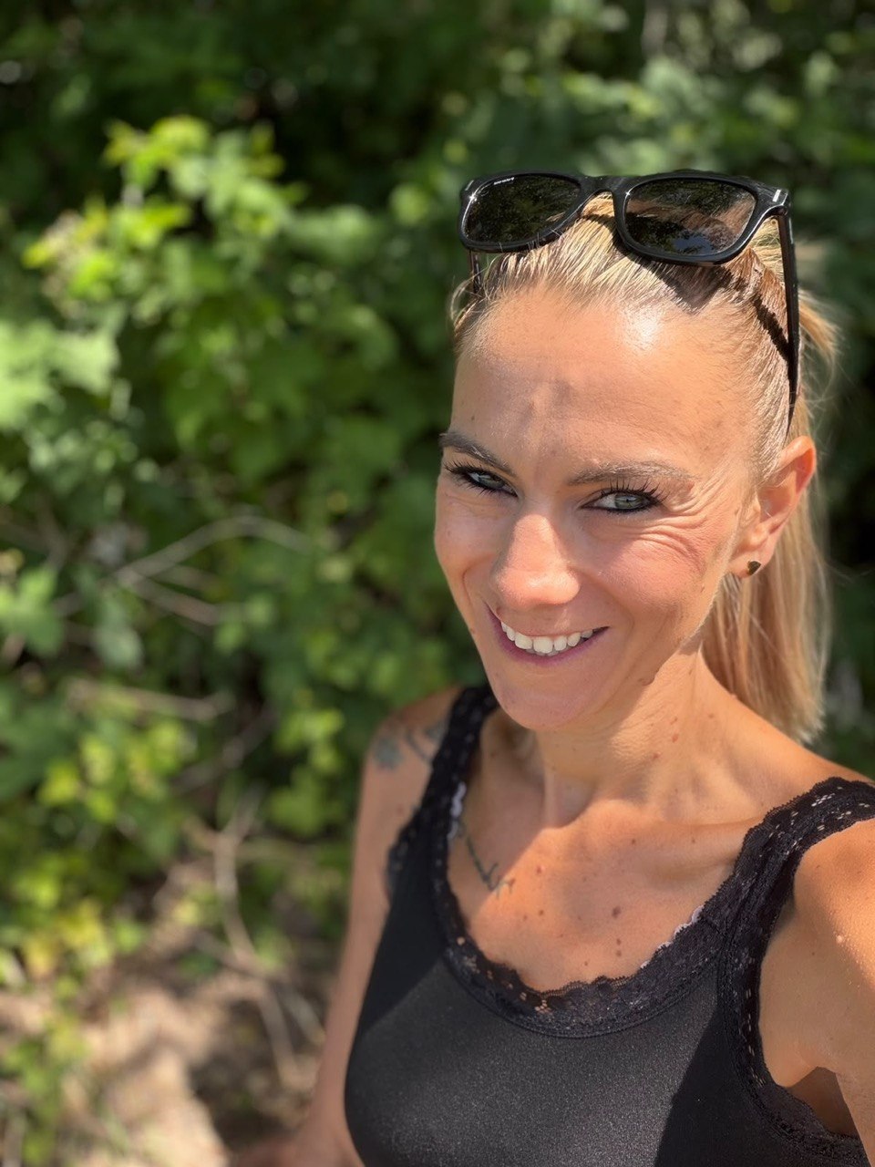 Nadine Hauser lächelt in die Kamera